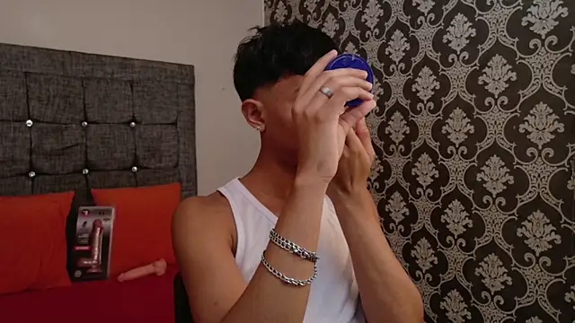 Little Twink19x online show from May 2026 07:44:01 PM