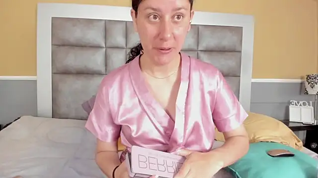 LunaDamasco online show from March 2026 05:07:02 PM