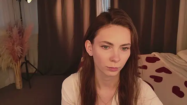 Scarlet Muse  online show from February 2026 09:20:01 AM