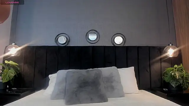 Bianca Monroe  online show from June 2026 12:19:01 PM