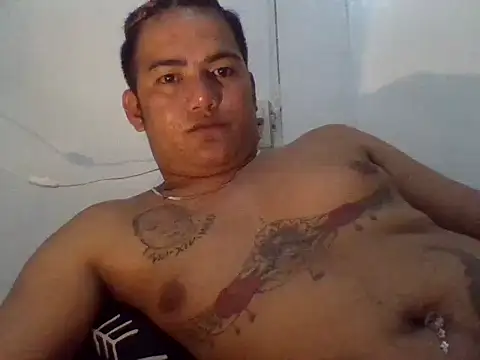 Snapshot of hollyfuck69 chatting on February 2026 03:53:01 PM hollyfuck69 online show from February 2026 03:53:01 PM