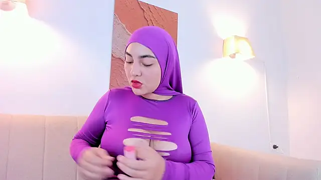 Malika Noor online show from May 2026 02:11:01 PM