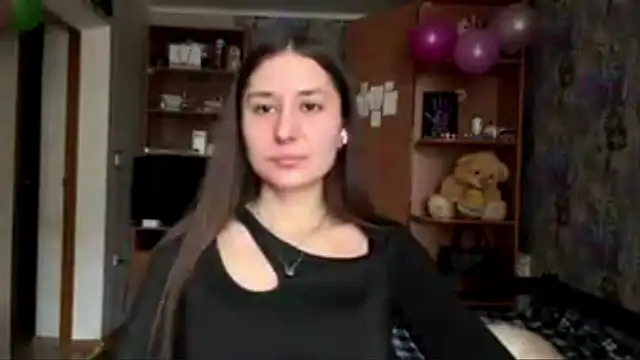 Snapshot of poly_princess chatting on February 2026 07:18:02 AM poly princess online show from February 2026 07:18:02 AM