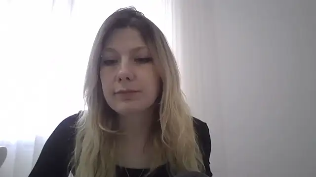 Snapshot of Foxy_Bright chatting on February 2026 01:32:02 PM Foxy Bright online show from February 2026 01:32:02 PM