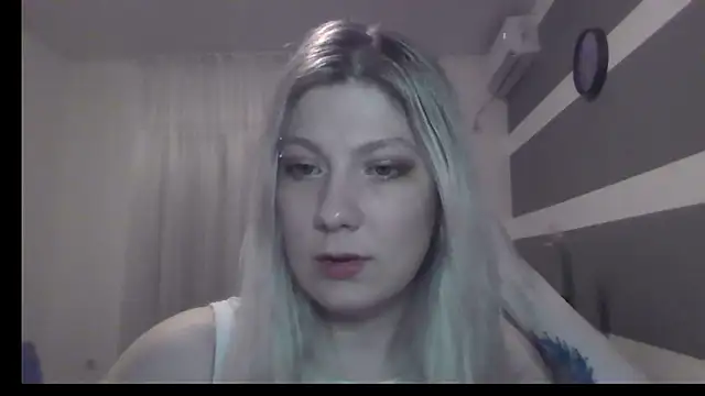 Foxy Bright online show from March 2026 08:03:02 PM