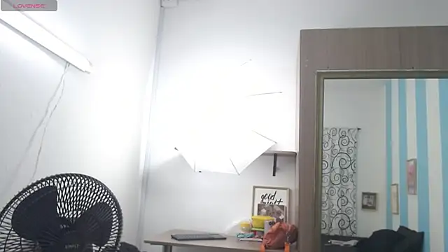 mia0207 online show from February 2026 02:16:02 PM