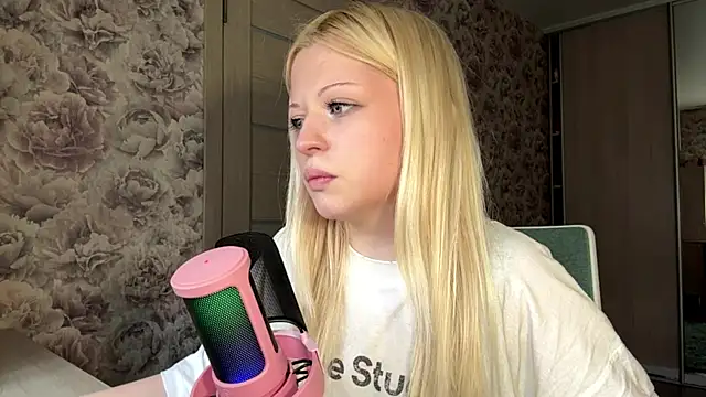 JeneeBIanks online show from April 2026 11:34:01 AM