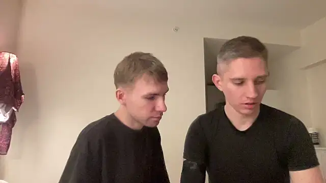 Snapshot of mikenjay chatting on February 2026 07:03:02 PM mikenjay online show from February 2026 07:03:02 PM