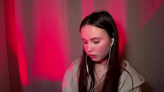 Snapshot of MarylynnSimens chatting on February 2026 07:12:01 PM MarylynnSimens online show from February 2026 07:12:01 PM