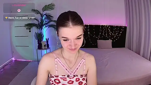 Ann Wood online show from May 2026 02:44:01 PM
