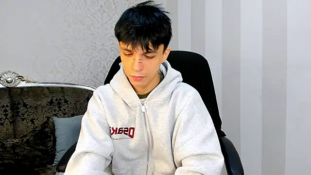 Snapshot of ClarkBev chatting on March 2026 06:19:01 AM ClarkBev online show from March 2026 06:19:01 AM