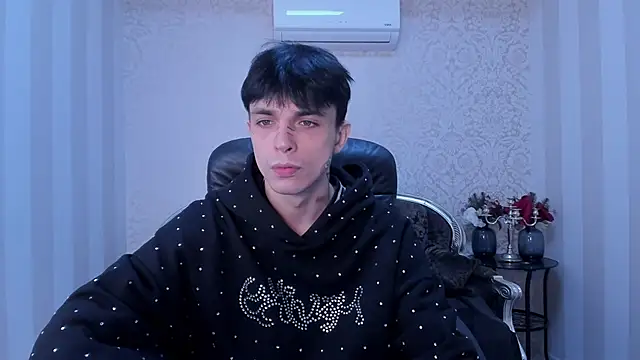 Snapshot of ClarkBev chatting on March 2026 07:21:02 PM ClarkBev online show from March 2026 07:21:02 PM