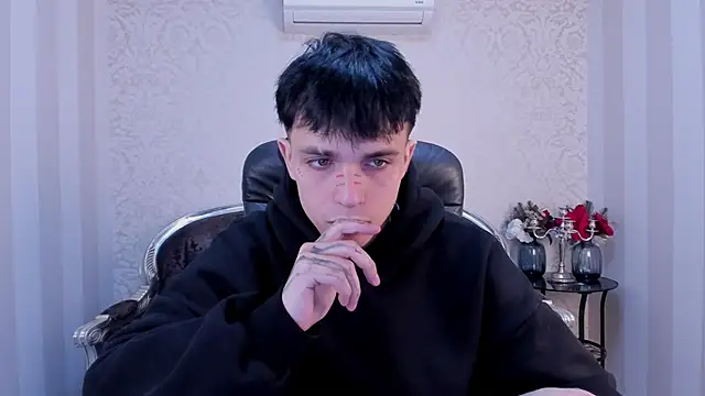 Snapshot of ClarkBev chatting on March 2026 05:35:01 AM ClarkBev online show from March 2026 05:35:01 AM