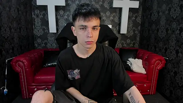 Snapshot of ClarkBev chatting on April 2026 06:36:01 AM ClarkBev online show from April 2026 06:36:01 AM