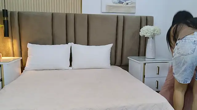 LindaLove   online show from July 2026 12:09:01 PM
