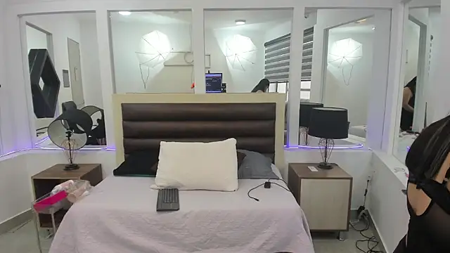 AbbieVous online show from May 2026 12:00:01 PM