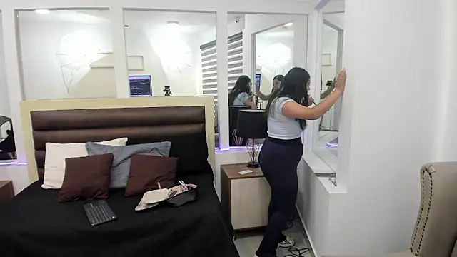 AbbieVous online show from May 2026 11:40:02 AM