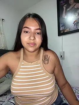 esmeralda diaz  online show from February 2026 06:25:02 AM