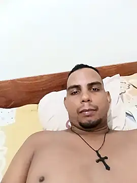 Snapshot of luisito-1994 chatting on November 2025 08:53:01 PM luisito-1994 online show from November 2025 08:53:01 PM