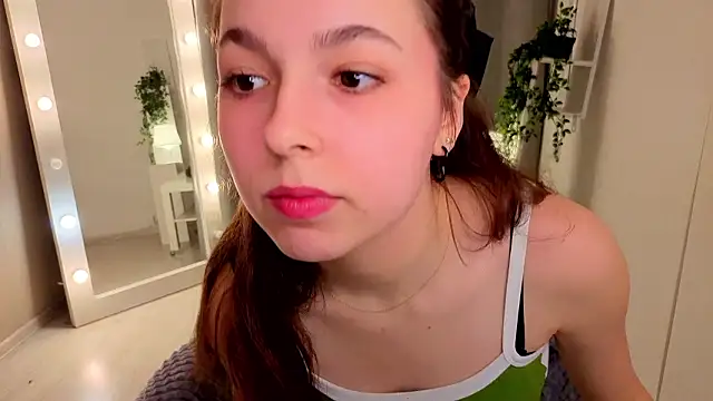 BellaThery online show from February 2026 05:05:02 AM