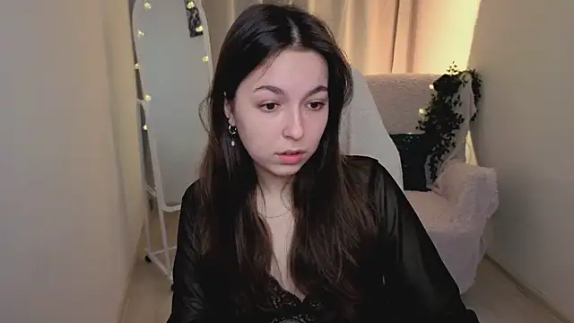 BellaThery online show from May 2026 05:04:02 AM