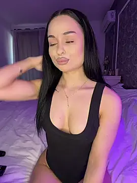 Olivia Noor online show from April 2026 04:27:02 PM