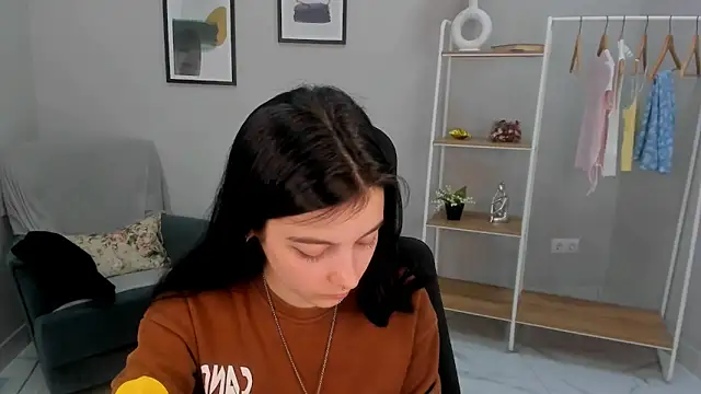 Lilian Merf online show from March 2026 10:09:01 AM