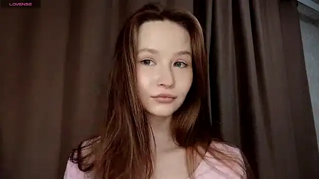 Snapshot of LeslieShay chatting on March 2026 05:52:01 PM LeslieShay online show from March 2026 05:52:01 PM