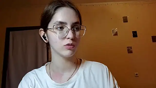 Katelemon online show from May 2026 02:14:01 PM