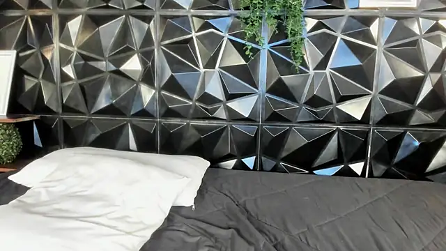 Snapshot of sari_clark chatting on February 2026 01:09:02 PM sari clark online show from February 2026 01:09:02 PM