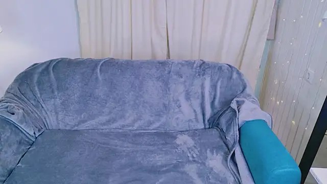 Erika Moan  online show from April 2026 06:02:02 AM