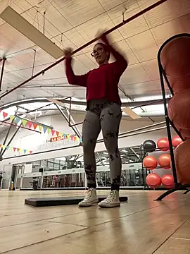 susi chimm online show from April 2026 01:05:01 PM