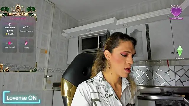 CrisOzzz online show from July 2026 05:29:02 PM