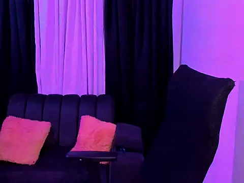 ginebrapurple online show from April 2026 07:58:01 PM