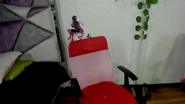 JennieRider online show from May 2026 04:45:01 PM