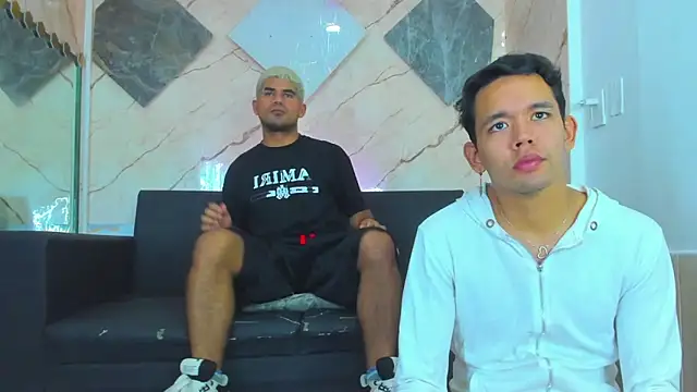 Snapshot of Latins_on_fire chatting on March 2026 07:38:01 PM Latins on fire online show from March 2026 07:38:01 PM