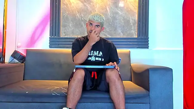 Snapshot of Latins_on_fire chatting on March 2026 07:10:02 PM Latins on fire online show from March 2026 07:10:02 PM