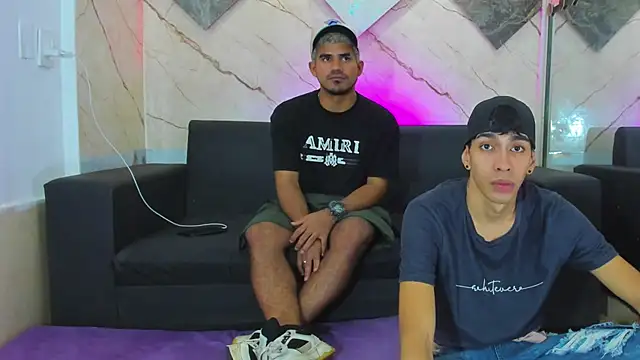 Snapshot of Latins_on_fire chatting on March 2026 07:54:01 PM Latins on fire online show from March 2026 07:54:01 PM