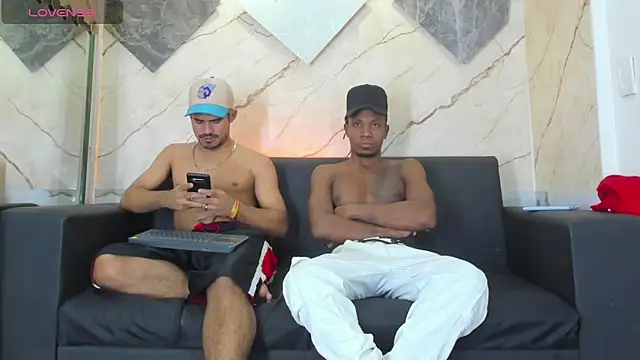 Snapshot of Latins_on_fire chatting on March 2026 01:48:02 PM Latins on fire online show from March 2026 01:48:02 PM