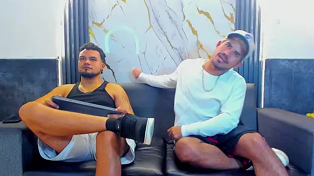 Snapshot of Latins_on_fire chatting on March 2026 01:54:02 AM Latins on fire online show from March 2026 01:54:02 AM