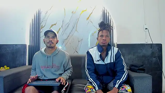 Snapshot of Latins_on_fire chatting on March 2026 12:10:02 PM Latins on fire online show from March 2026 12:10:02 PM