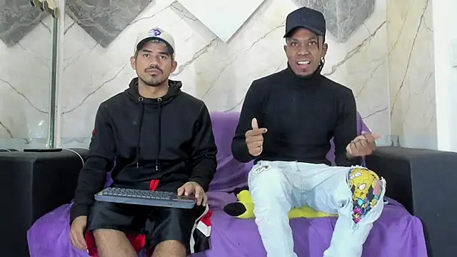 Snapshot of Latins_on_fire chatting on March 2026 12:19:01 PM Latins on fire online show from March 2026 12:19:01 PM