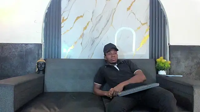 Snapshot of Latins_on_fire chatting on April 2026 12:03:02 PM Latins on fire online show from April 2026 12:03:02 PM