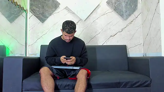 Snapshot of Latins_on_fire chatting on April 2026 11:26:02 AM Latins on fire online show from April 2026 11:26:02 AM