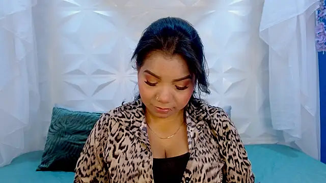 Snapshot of Elizabeth_Suan_ chatting on April 2026 12:06:01 PM Elizabeth Suan online show from April 2026 12:06:01 PM