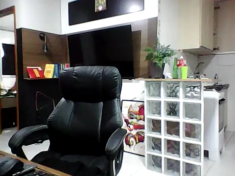 FabioZoe1 online show from April 2026 01:08:01 AM