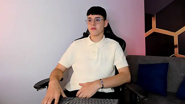 IanBlake  online show from March 2026 09:10:01 PM