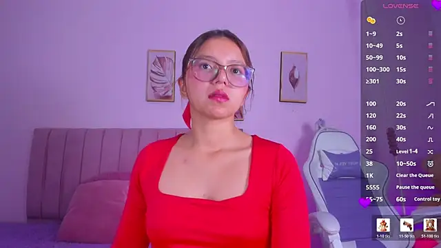 Zoow bluussh online show from April 2026 12:05:02 PM