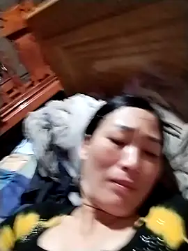 Snapshot of lris-Beauty77 chatting on February 2026 06:17:02 PM lris-Beauty77 online show from February 2026 06:17:02 PM