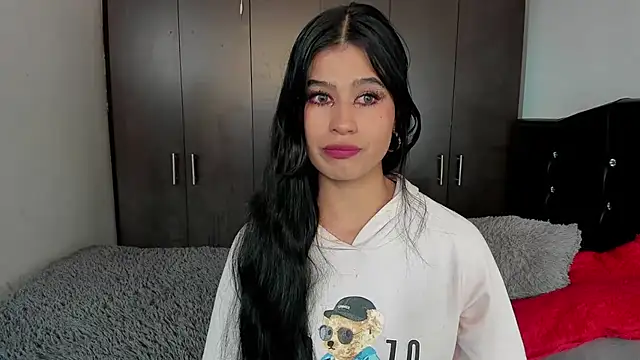 LatinaQueen23 online show from July 2026 03:23:02 PM